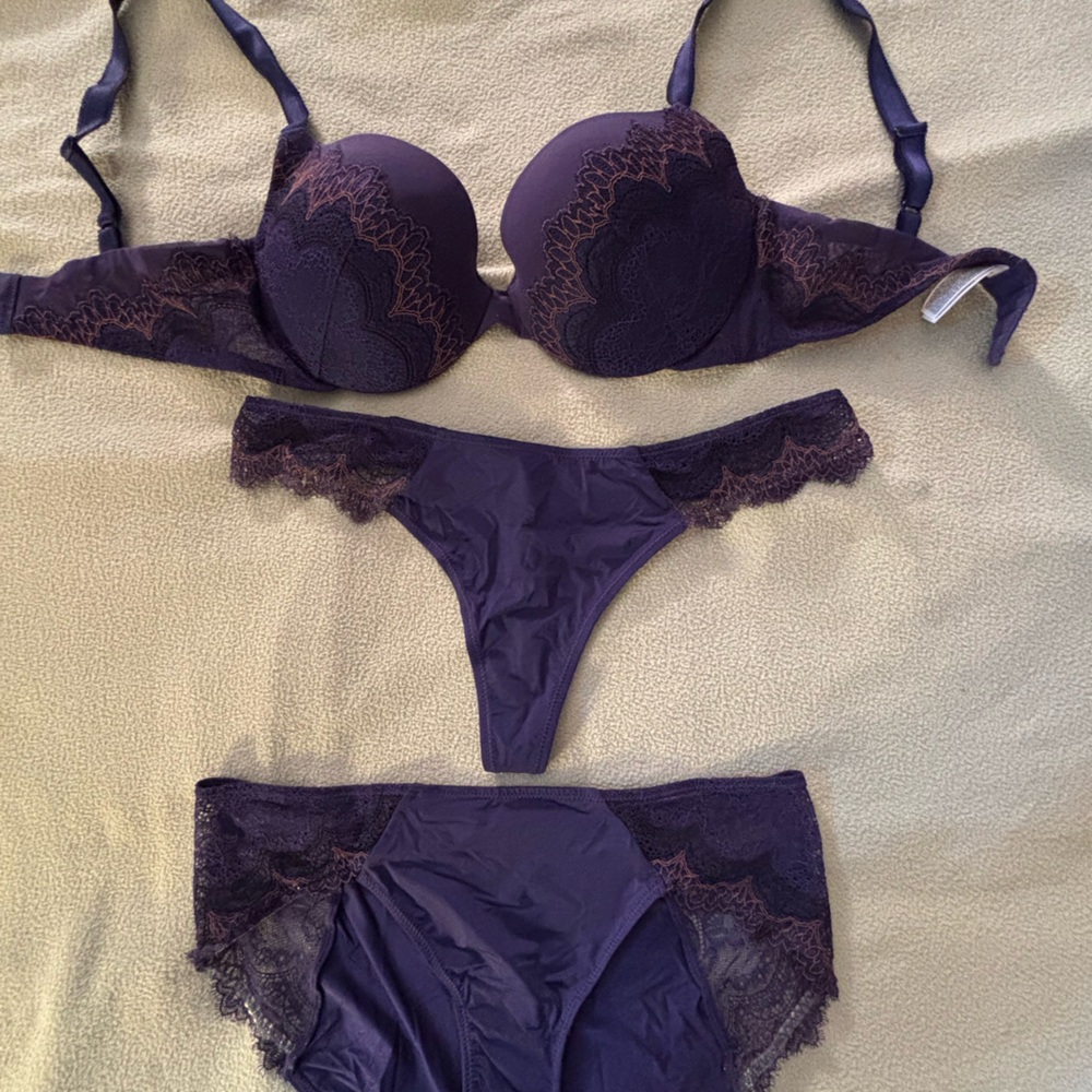 NWOT Elegant Lace Trim Purple Bra Set